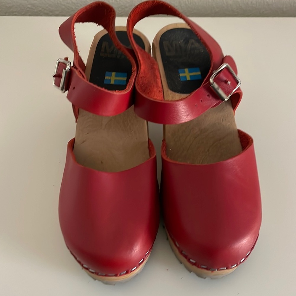 Mia clogs